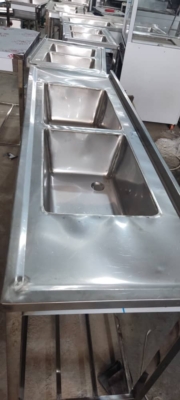 خدمات تولیدی تجهیزات آشپزخانه آریانا صنعت در قم